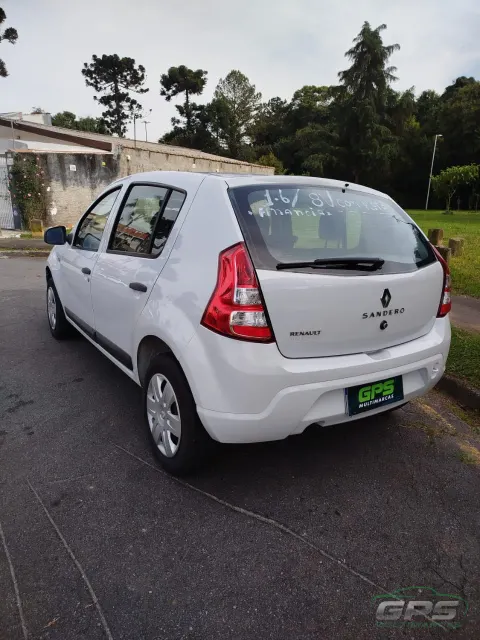 Renault Sandero 1.6 — foto 9
