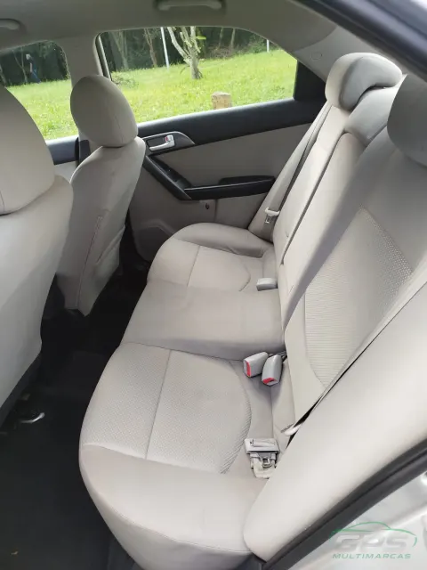 KIA CERATO EX2 1.6L — foto 8