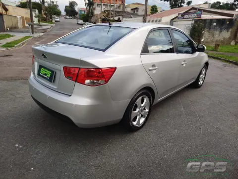 KIA CERATO EX2 1.6L — foto 6