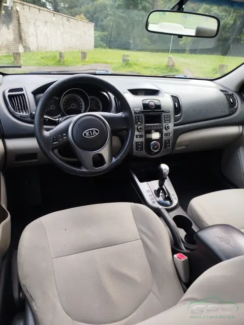 KIA CERATO EX2 1.6L — foto 9