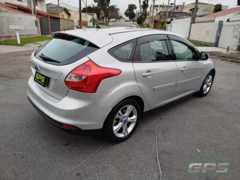 Ford Focus 1.6 — foto 3