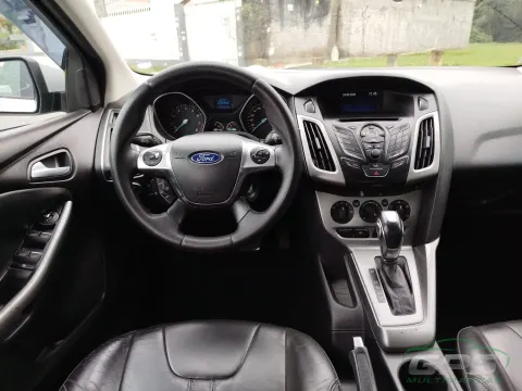 Ford Focus 1.6 — foto 5