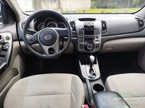 KIA CERATO EX2 1.6L — foto 10